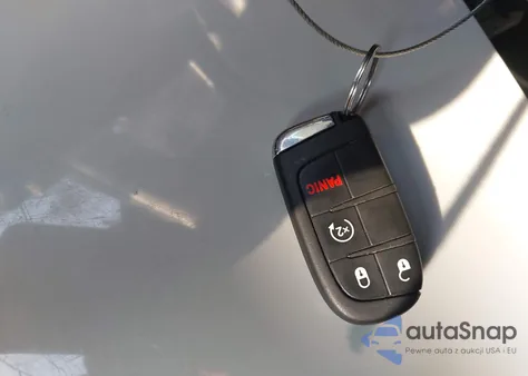 2022 Jeep Renegade Limited 4X4 из США, поврежденный, VIN ZACNJDD19NPN45464